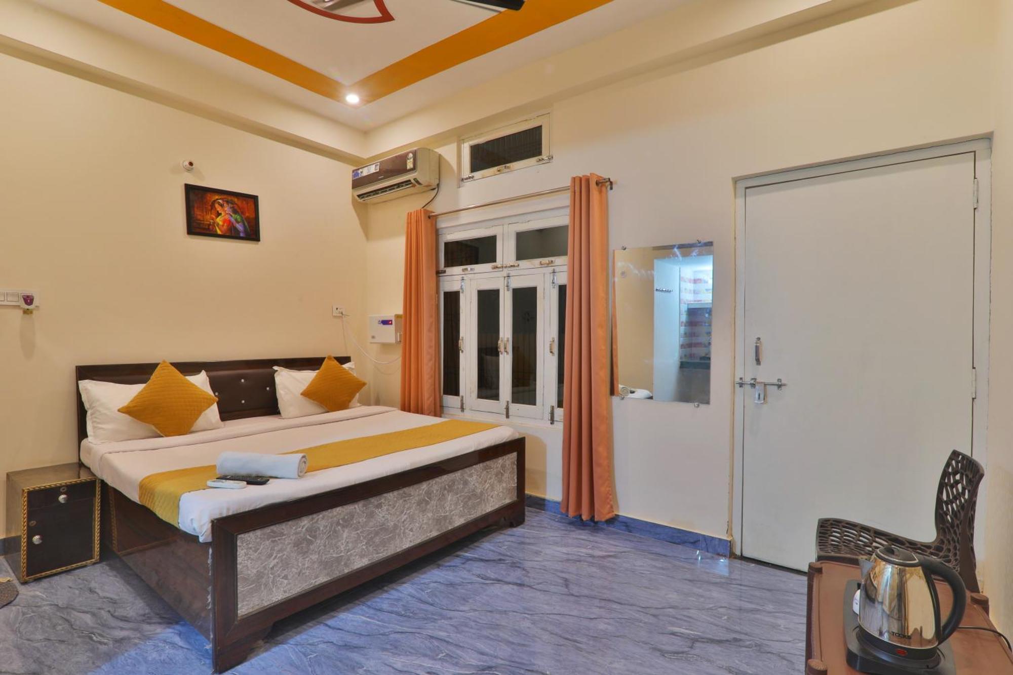 Hotel Ramayan Inn Free Pickup From Ayodhya Dham Junction Buitenkant foto