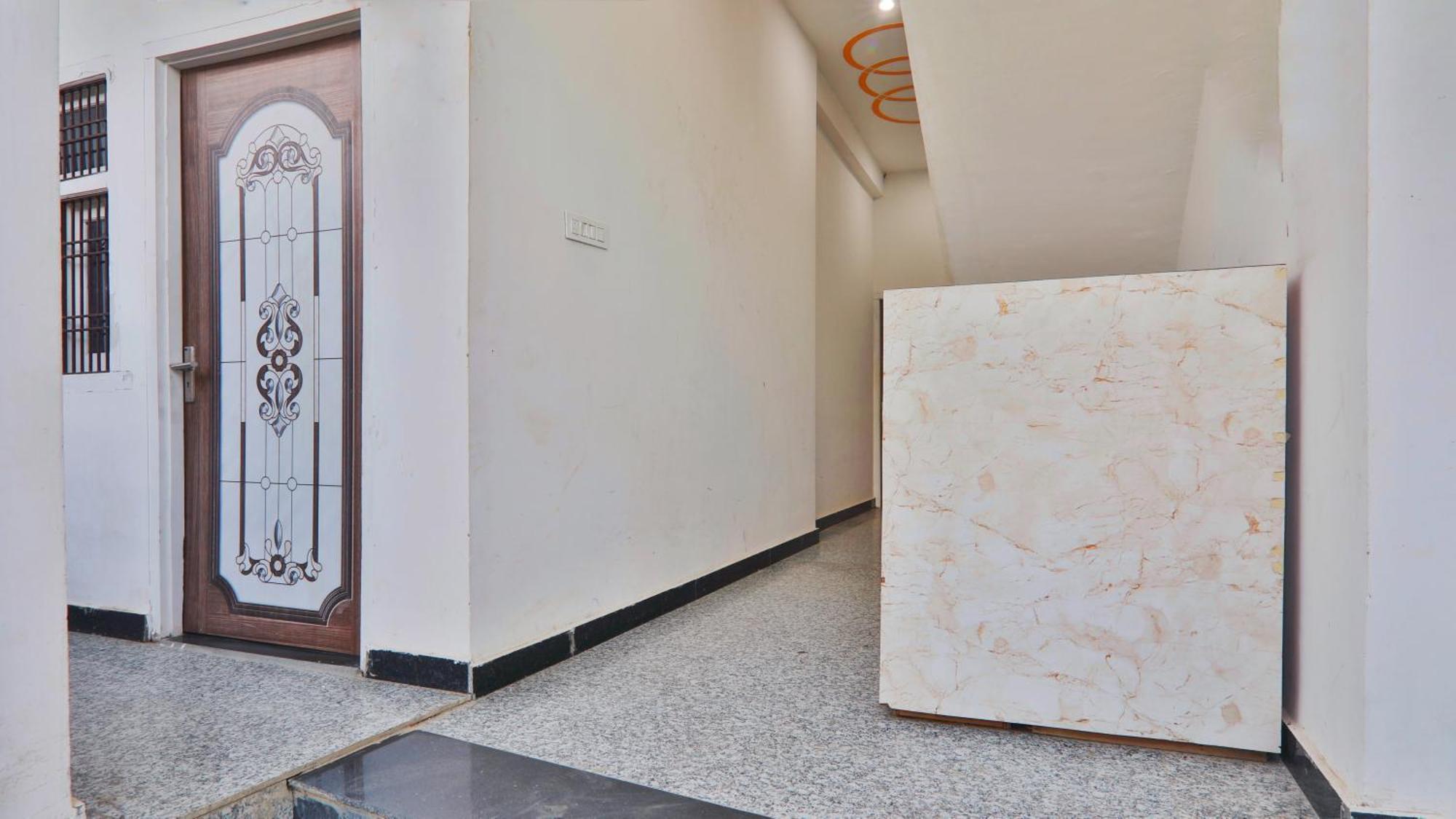Hotel Ramayan Inn Free Pickup From Ayodhya Dham Junction Buitenkant foto