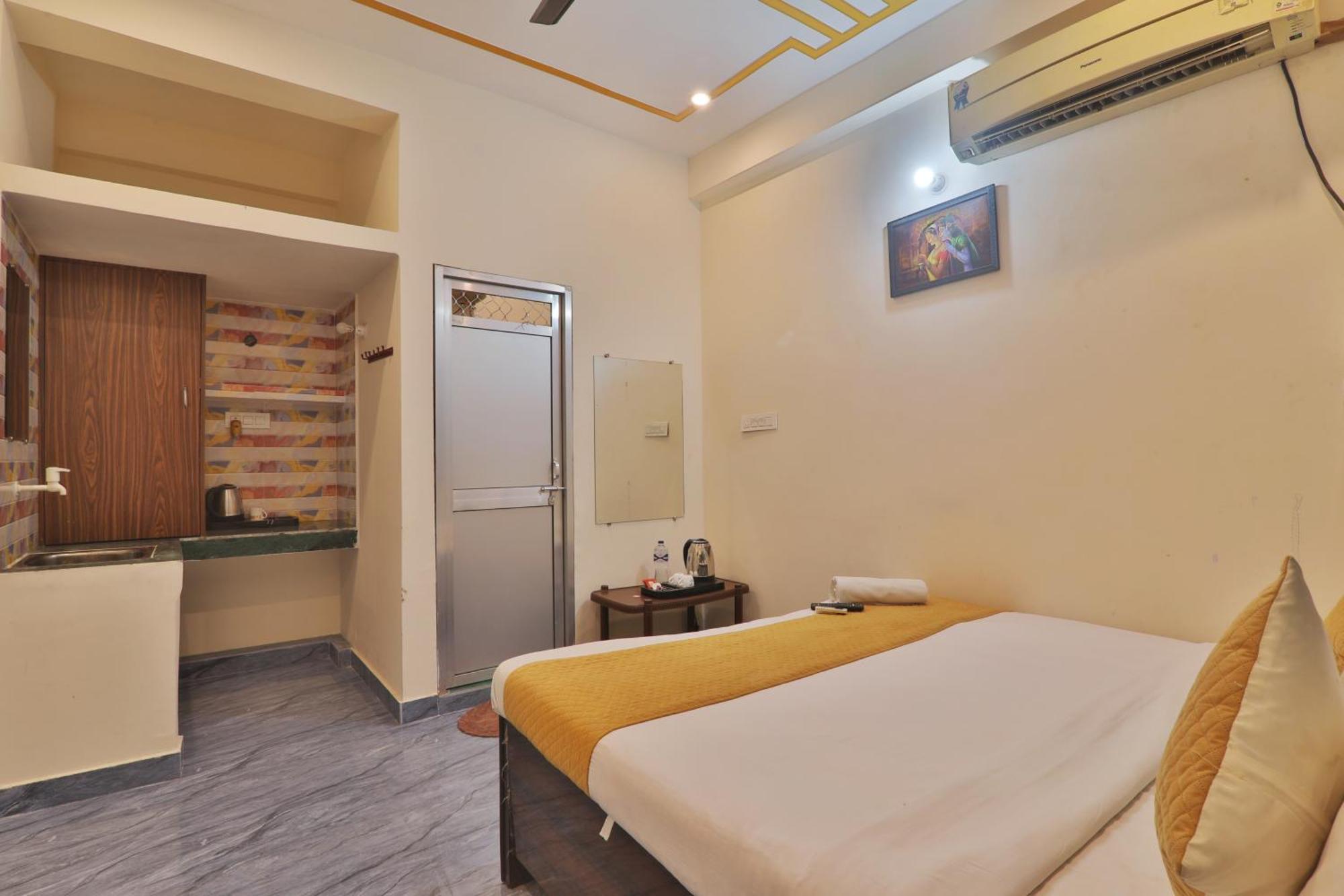 Hotel Ramayan Inn Free Pickup From Ayodhya Dham Junction Buitenkant foto