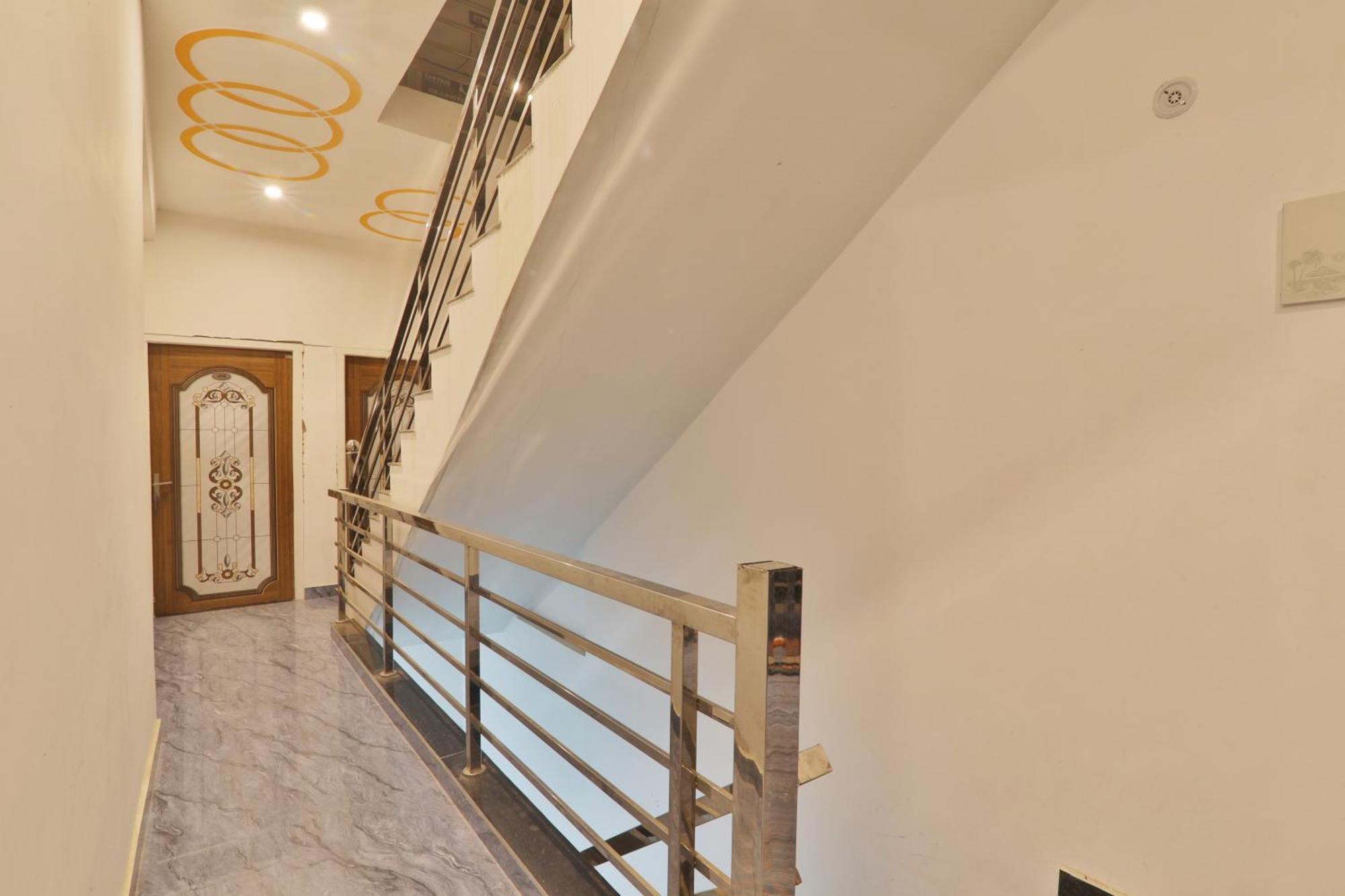 Hotel Ramayan Inn Free Pickup From Ayodhya Dham Junction Buitenkant foto