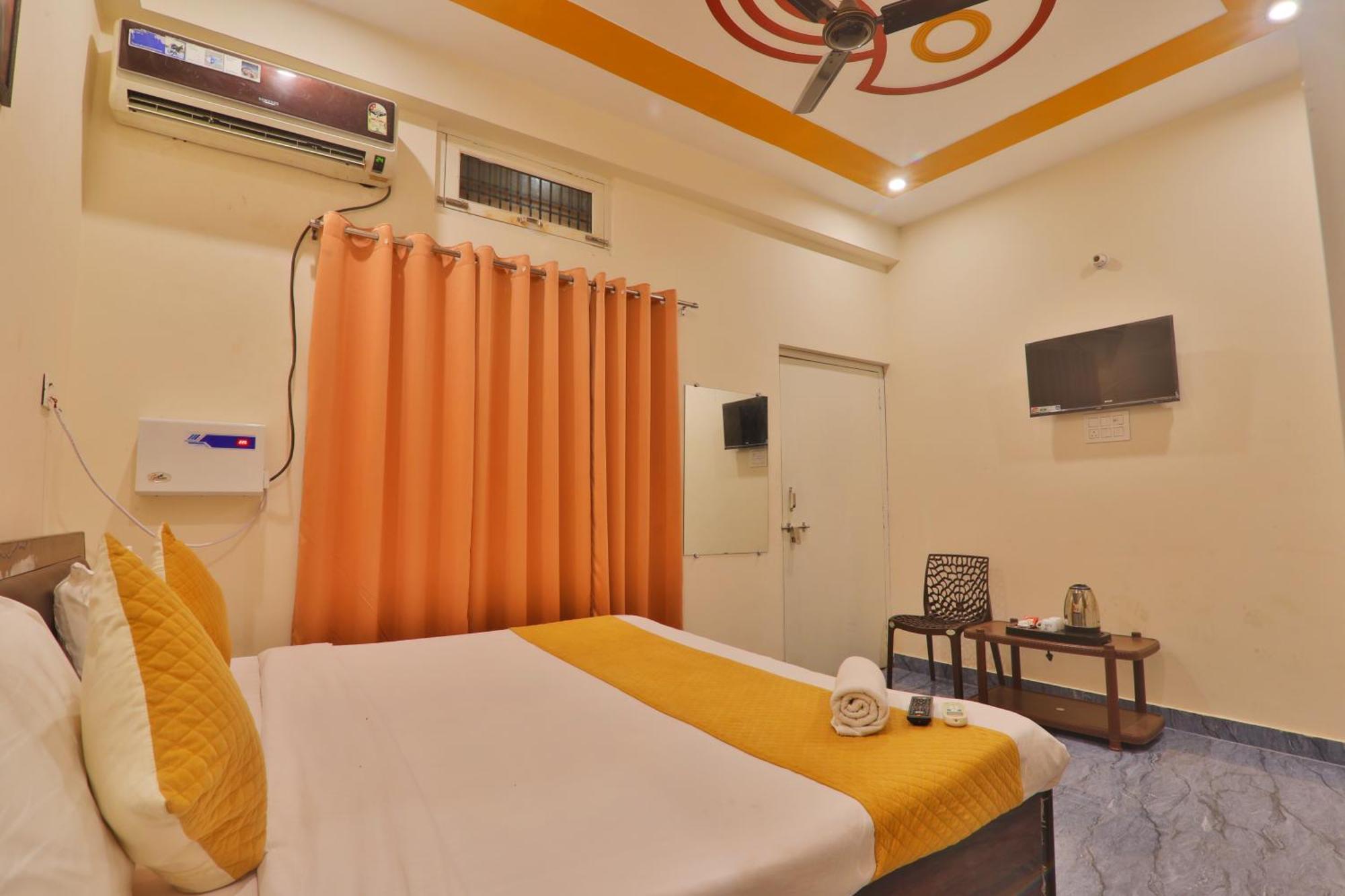 Hotel Ramayan Inn Free Pickup From Ayodhya Dham Junction Buitenkant foto