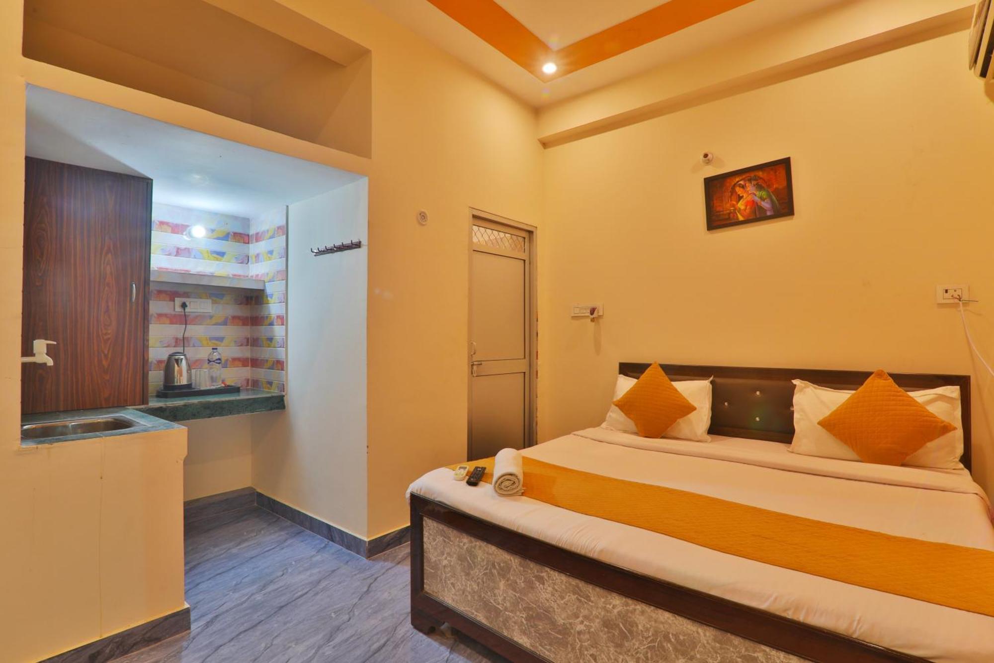 Hotel Ramayan Inn Free Pickup From Ayodhya Dham Junction Buitenkant foto